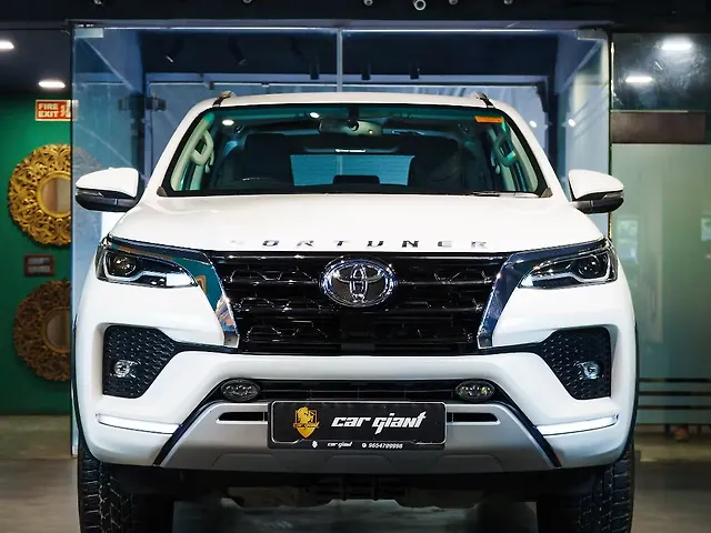 Used 2025 Toyota Fortuner in Delhi