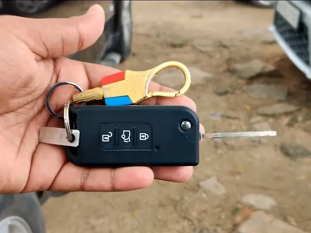 Used Mahindra XUV500 [2011-2015] W8 2013 in Guwahati