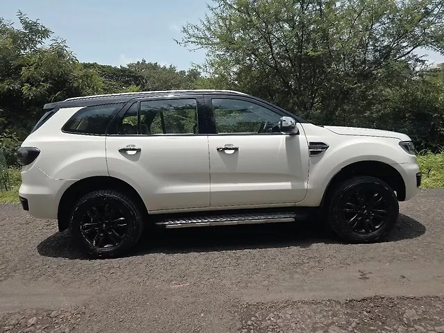Used Ford Endeavour [2016-2019] Titanium 2.2 4x2 AT [2016-2018] in Nashik