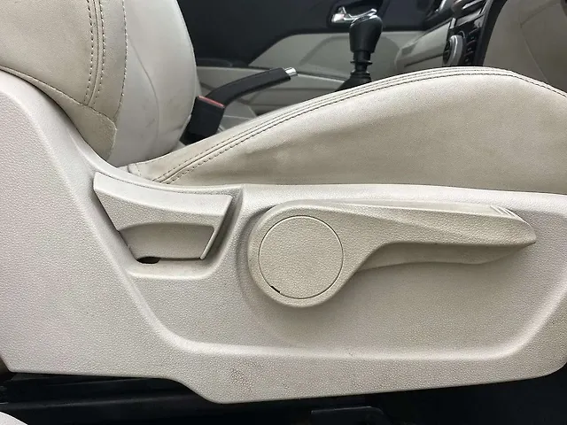Used Mahindra XUV300 [2019-2024] W8 (O) 1.2 Petrol in Hyderabad