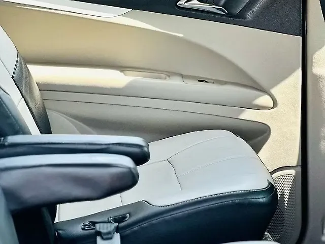Used Mahindra Marazzo [2018-2020] M6 7 STR in Surat