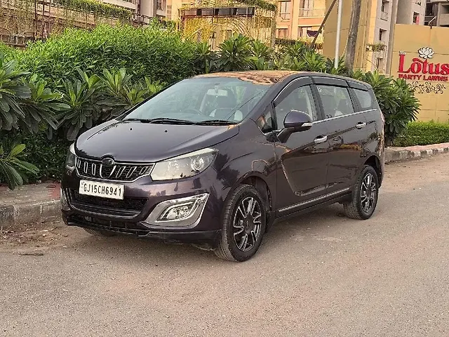 Used Mahindra Marazzo [2018-2020] M8 7 STR in Surat