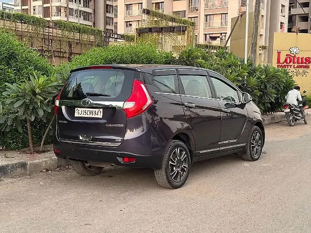 Used Mahindra Marazzo [2018-2020] M8 7 STR in Surat
