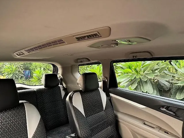 Used Mahindra Marazzo [2018-2020] M8 7 STR in Surat