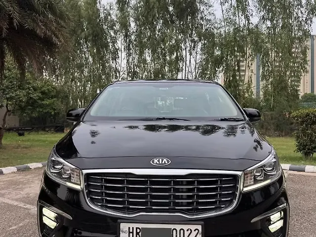Used 2020 Kia Carnival in Chandigarh