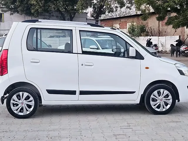 Used Maruti Suzuki Wagon R 1.0 [2014-2019] VXI in Ahmedabad