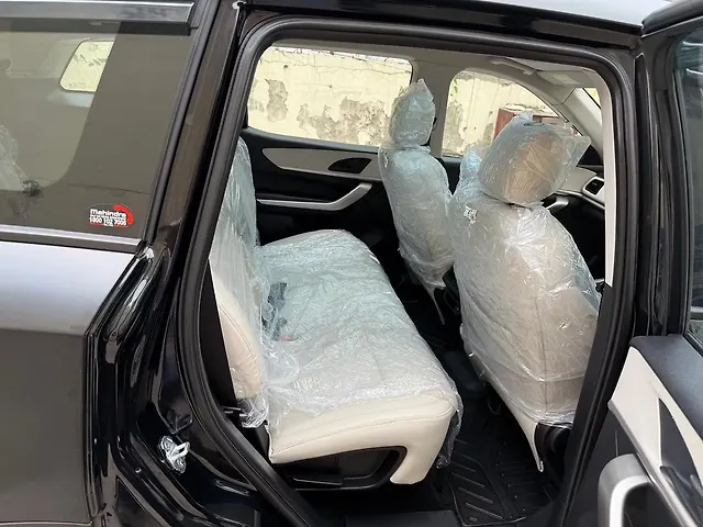 Used Mahindra XUV700 AX5 Diesel MT 7 STR in Delhi