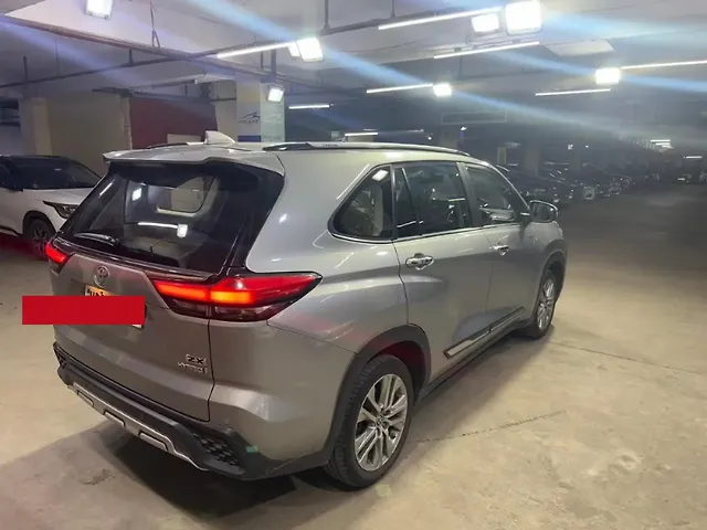 Used Toyota Innova Hycross ZX Hybrid 7 STR in Delhi