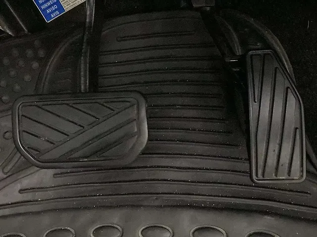 Used Maruti Suzuki Swift [2018-2021] VXi AMT in Hyderabad