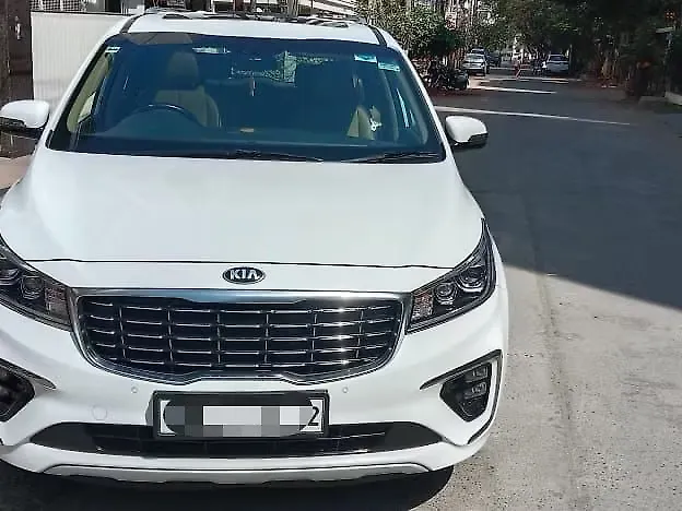 Used 2020 Kia Carnival in Hyderabad