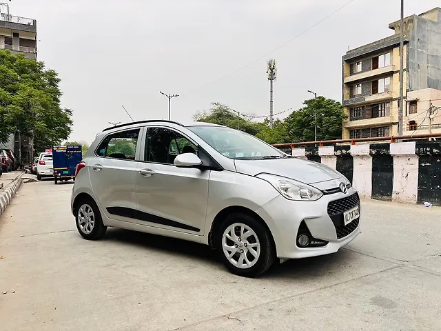 Used 2017 Hyundai Grand i10 in Delhi