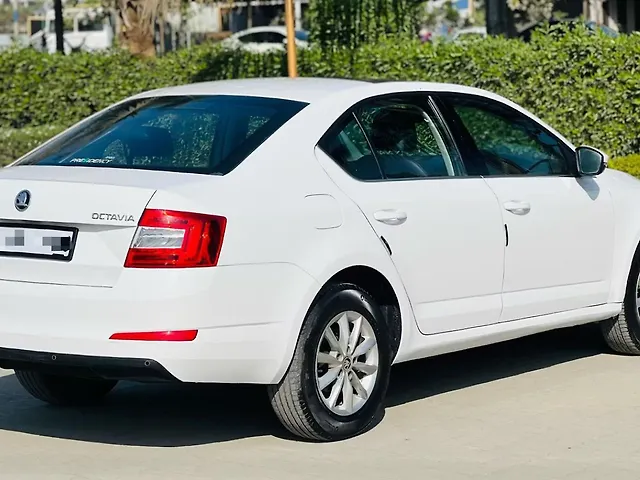 Used Skoda Octavia [2013-2015] Elegance 2.0 TDI AT in Surat