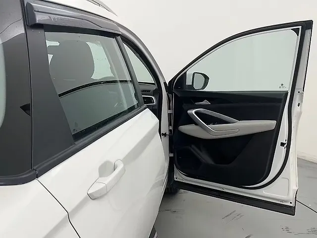 Used MG Hector Plus [2020-2023] Style 1.5 Petrol Turbo MT 7-STR in Delhi