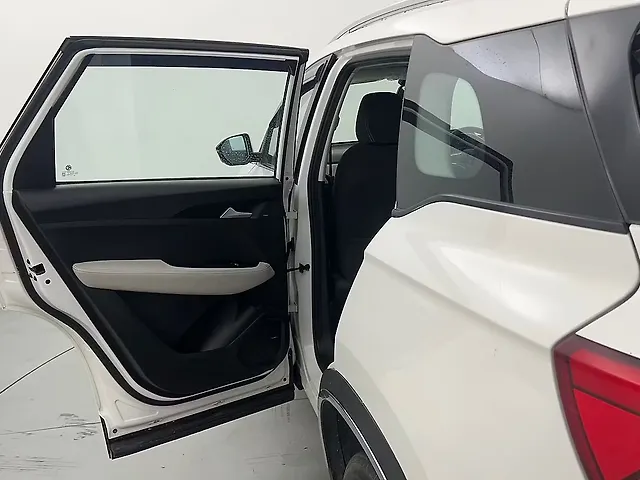 Used MG Hector Plus [2020-2023] Style 1.5 Petrol Turbo MT 7-STR in Delhi