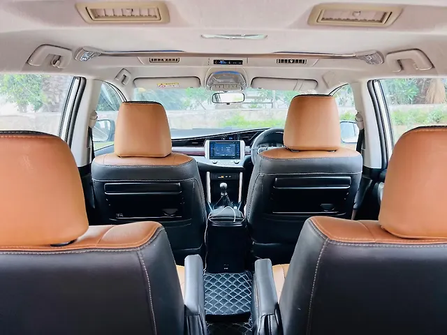 Used Toyota Innova Crysta [2016-2020] 2.4 V Diesel in Chandigarh