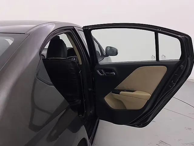 Used Honda City 4th Generation V Petrol in Delhi