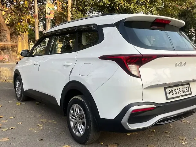 Used Kia Carens [2022-2023] Prestige 1.5 Petrol MT 7 STR in Jalandhar