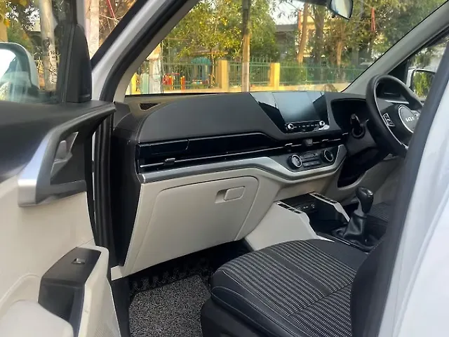 Used Kia Carens [2022-2023] Prestige 1.5 Petrol MT 7 STR in Jalandhar
