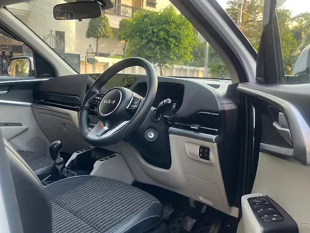 Used Kia Carens [2022-2023] Prestige 1.5 Petrol MT 7 STR in Jalandhar