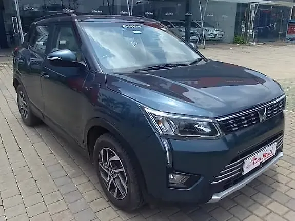 Used Mahindra XUV300 [2019-2024] W8 (O) 1.5 Diesel AMT Dual Tone in Nashik