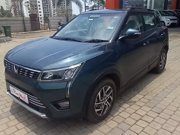 Used Mahindra XUV300 [2019-2024] W8 (O) 1.5 Diesel AMT Dual Tone in Nashik