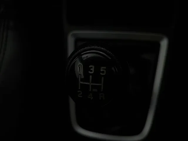 Used Maruti Suzuki Swift [2021-2024] VXi in Delhi