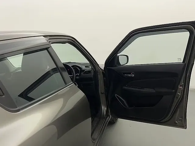 Used Maruti Suzuki Swift [2021-2024] VXi in Delhi