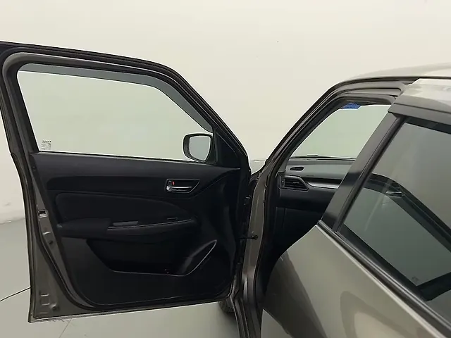 Used Maruti Suzuki Swift [2021-2024] VXi in Delhi