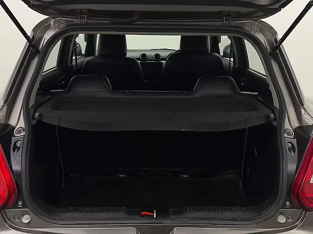 Used Maruti Suzuki Swift [2021-2024] VXi in Delhi