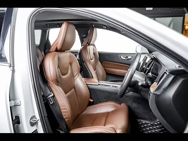 Used Volvo XC60 [2021-2022] B5 Inscription in Delhi
