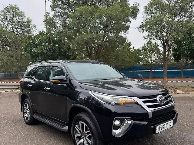 Used Toyota Fortuner [2016-2021] 2.8 4x4 AT in Chandigarh