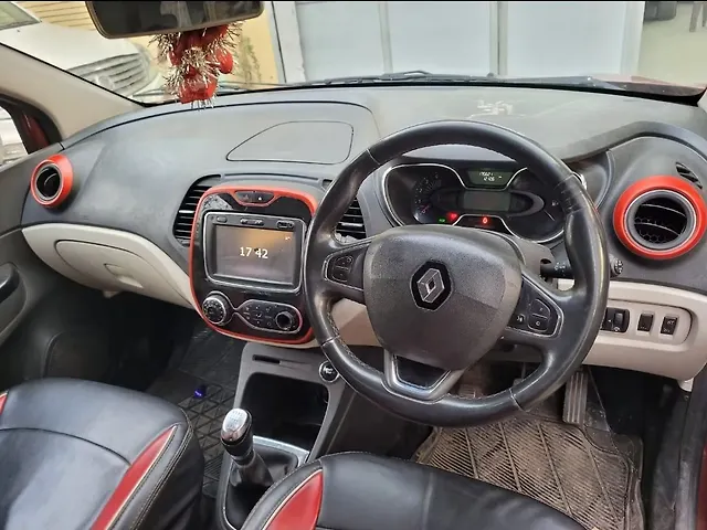 Used Renault Captur [2017-2019] RXT Diesel Dual Tone in Kanpur