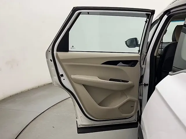 Used MG Hector [2021-2023] Sharp 2.0 Diesel Turbo MT Dual Tone in Navi Mumbai