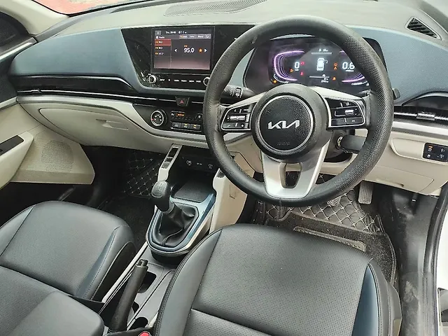 Used Kia Carens [2023-2024] Luxury (O)1.5 Turbo Petrol DCT 7 STR [2023-2024] in Hyderabad