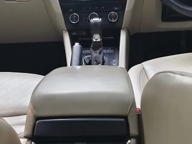 Used Skoda Octavia [2017-2021] 2.0 TDI CR Style Plus AT [2017] in Delhi
