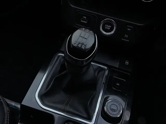 Used Renault Kiger [2021-2022] RXZ 1.0 Turbo MT Dual Tone in Bangalore