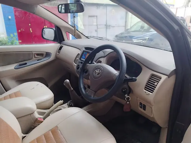 Used Toyota Innova [2005-2009] 2.5 G4 8 STR in Kanpur