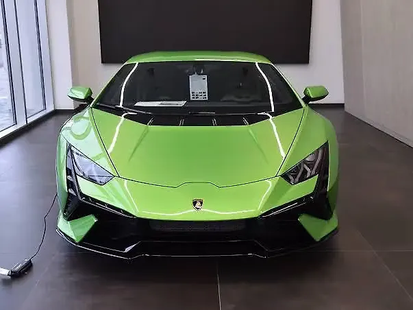 Used 2025 Lamborghini Huracan in Mumbai