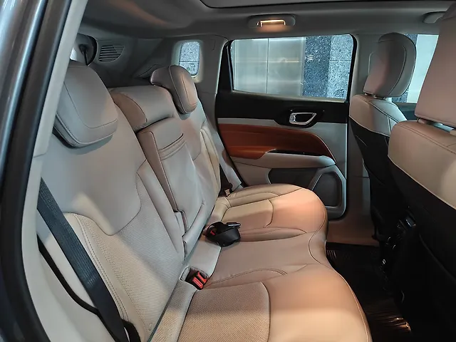 Used Jeep Compass [2017-2021] Limited (O) 1.4 Petrol AT [2017-2020] in Ahmedabad
