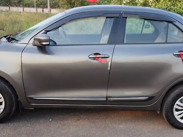Used Maruti Suzuki Dzire [2017-2020] VXi AMT in Delhi