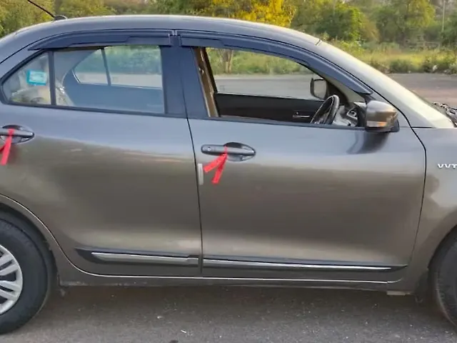 Used Maruti Suzuki Dzire [2017-2020] VXi AMT in Delhi