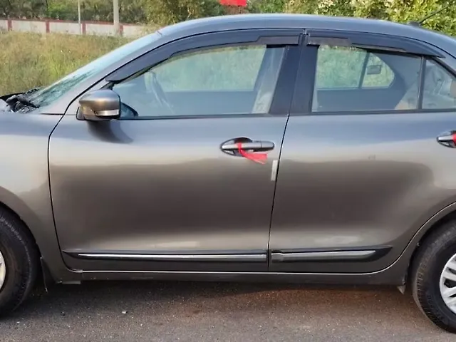 Used Maruti Suzuki Dzire [2017-2020] VXi AMT in Delhi
