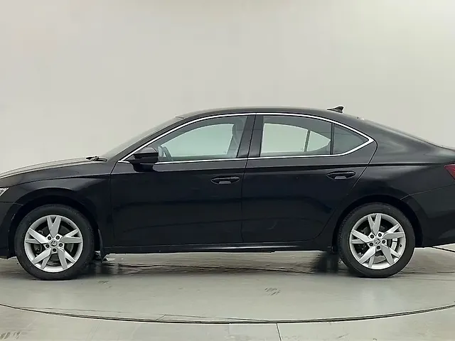 Used Skoda Octavia Style 2.0 in Mumbai