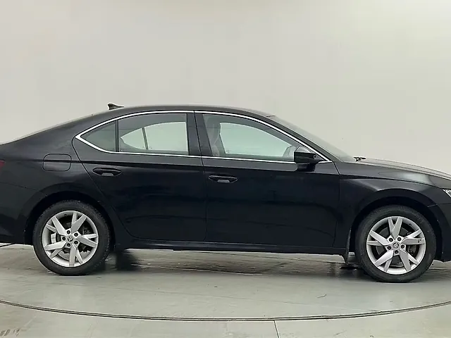 Used Skoda Octavia Style 2.0 in Mumbai