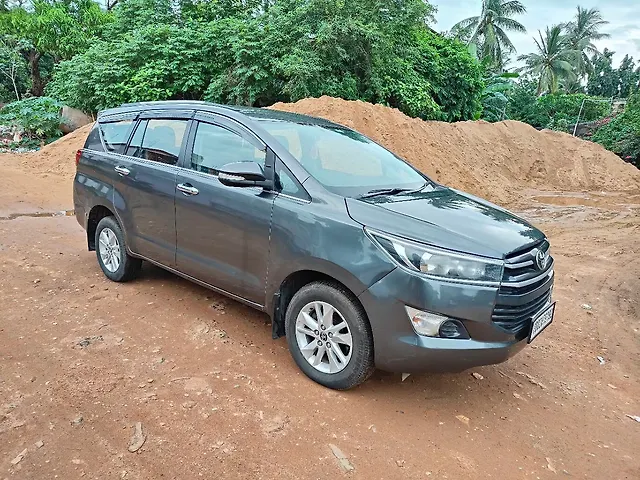 Used Toyota Innova Crysta [2016-2020] 2.4 G 8 STR [2016-2017] in Bhubaneswar