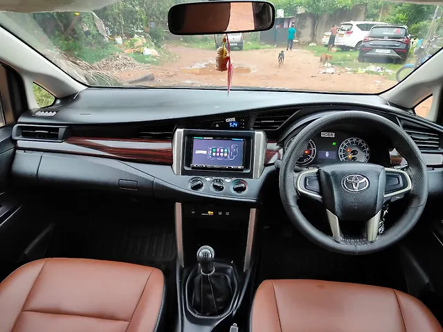 Used Toyota Innova Crysta [2016-2020] 2.4 G 8 STR [2016-2017] in Bhubaneswar