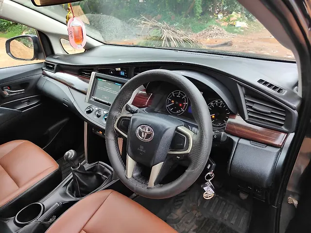 Used Toyota Innova Crysta [2016-2020] 2.4 G 8 STR [2016-2017] in Bhubaneswar