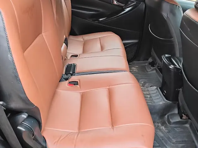 Used Toyota Innova Crysta [2016-2020] 2.4 G 8 STR [2016-2017] in Bhubaneswar