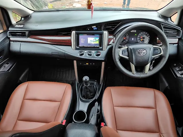 Used Toyota Innova Crysta [2016-2020] 2.4 G 8 STR [2016-2017] in Bhubaneswar