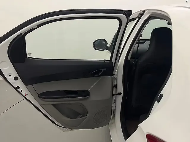 Used Tata Tiago [2016-2020] Revotron XT [2016-2019] in Delhi